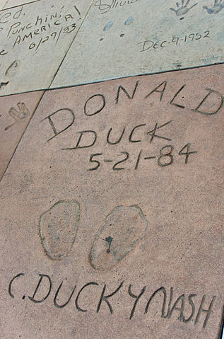 File:Donald Duck in Grauman's Chinese Theatre.jpg