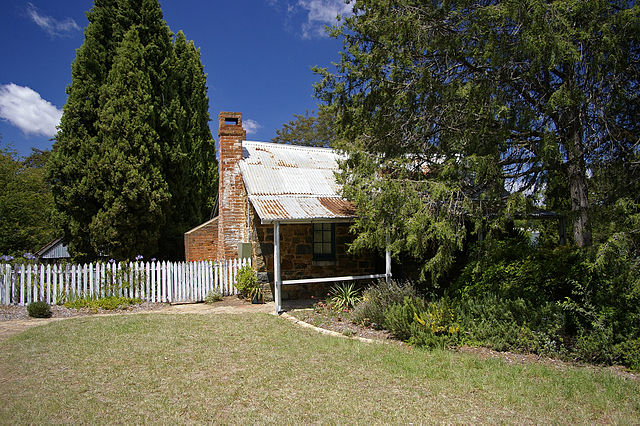 File:Historic Blundells' Cottage.jpg