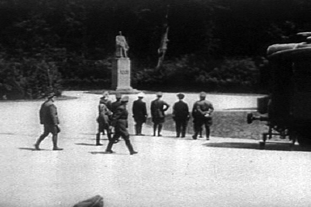 File:Hitler and german-nazi officers staring at french marechal foch statue june25 1940.png.png