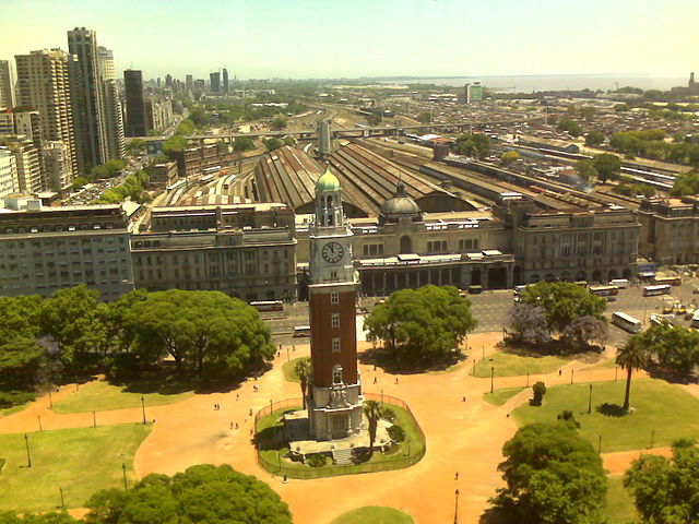 File:Plaza Fuerza Aerea Argentina.jpg
