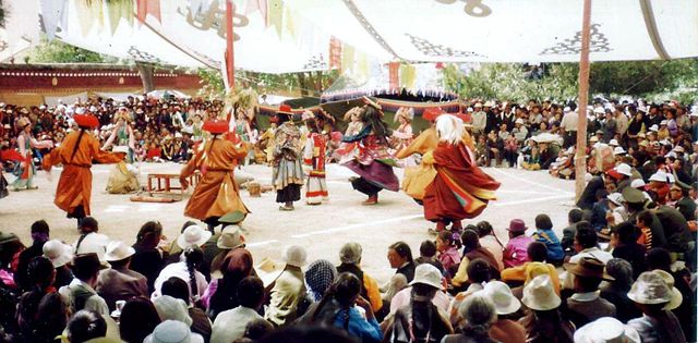 File:Dancing at Sho Dun Festival, Norbulingka.JPG