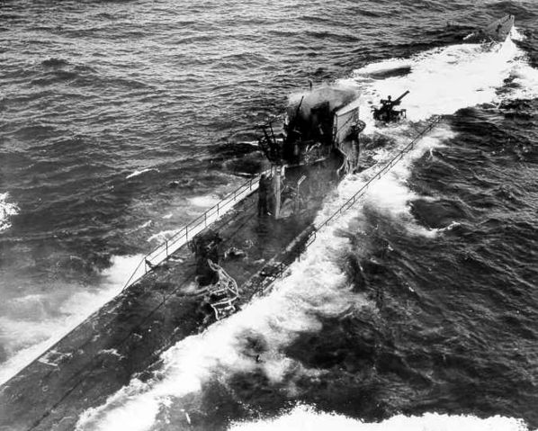 File:Sinking of U-175 2.jpg