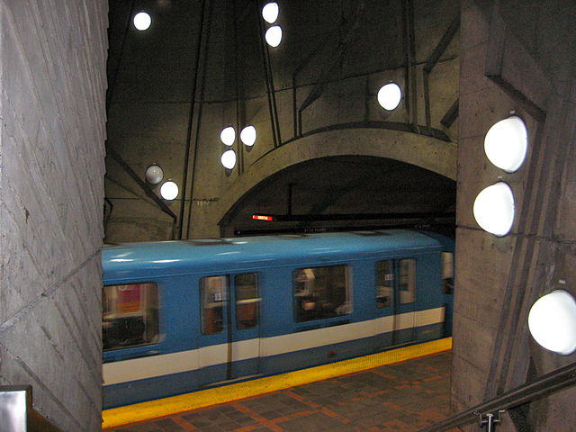 File:De la SavaneMetro.jpg