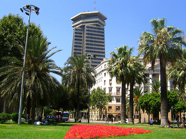 File:Barcelona Edificio Colón.jpg