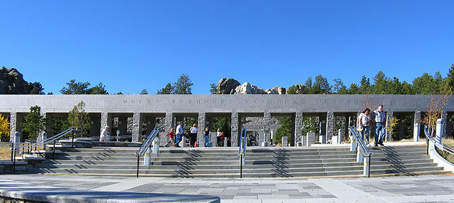 File:Rushmoreentrance.jpg