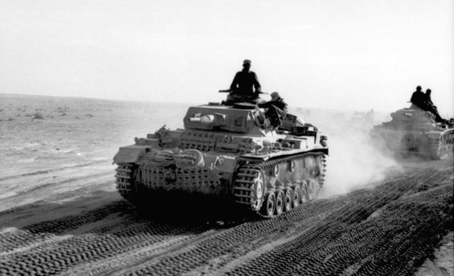 File:Bundesarchiv Bild 101I-783-0109-11, Nordafrika, Panzer III in Fahrt.jpg