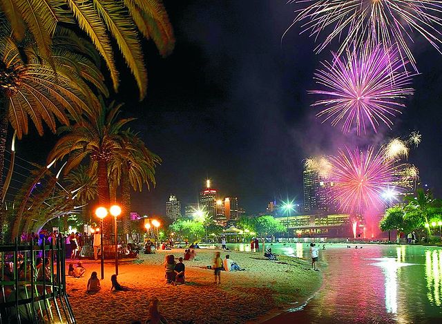 File:Southbank Beach Fireworks Night.jpg