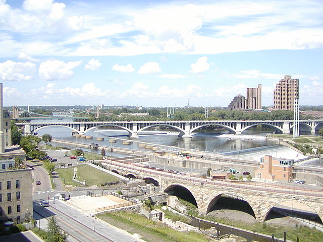 File:Mississippi River from the Guthrie Theater.jpg