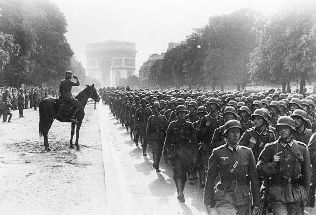 File:Bundesarchiv Bild 183-L05487, Paris, Avenue Foch, Siegesparade.jpg