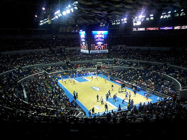 File:Smart Araneta Coliseum Basketball setup.jpg