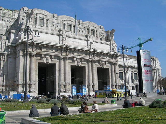 File:Facciata della Stazione Centrale di Milano By JW.JPG