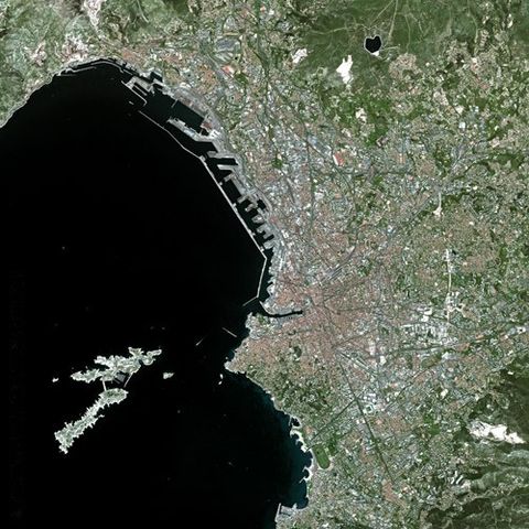 File:Marseille SPOT 1164.jpg