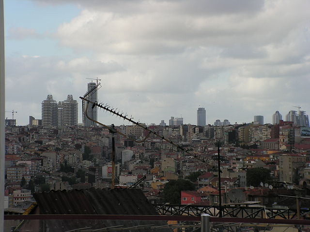 File:Gecekondu street3.jpg