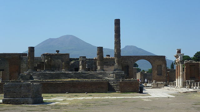 File:Ruins of Pompeii showing Mount Vesuvius.JPG