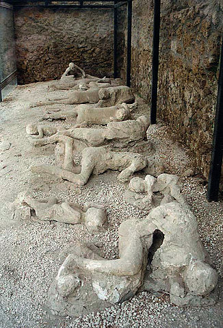 File:Pompeii Garden of the Fugitives 02.jpg