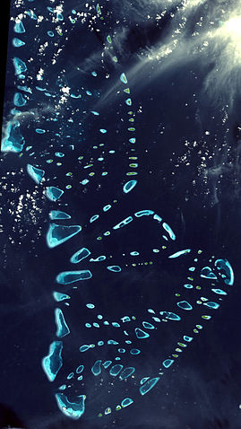 File:Malosmadulu Atolls, Maldives.jpg