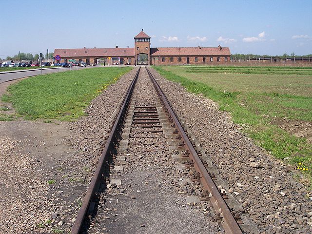 File:Rail leading to Auschwitz II (Birkenau).jpg