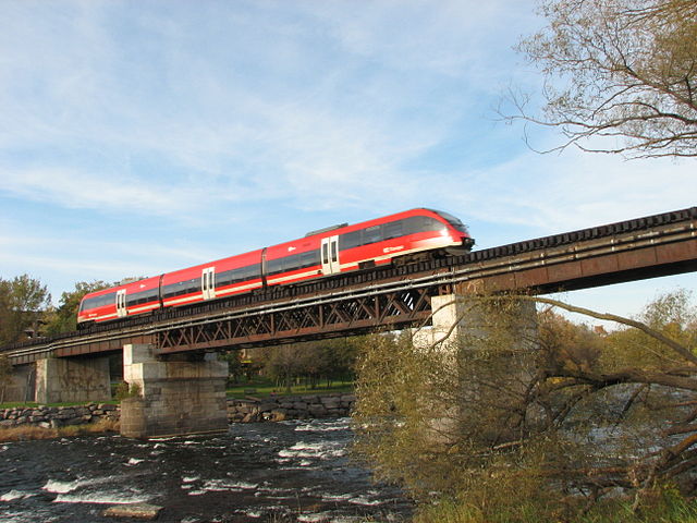 File:O Train over Rideau by Wilder.JPG