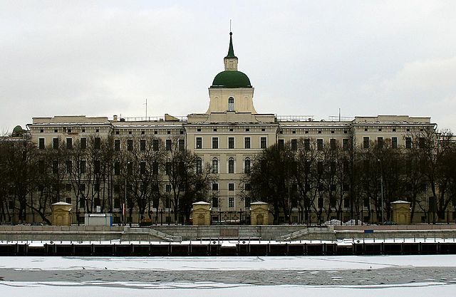 File:Wiki Moscow Orphanage, Moskvoretskaya Embankment.jpg