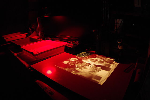 File:Dark room.jpg