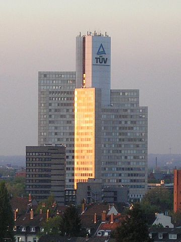 File:T&Uuml;V Rheinland, K&ouml;ln-Poll.jpg