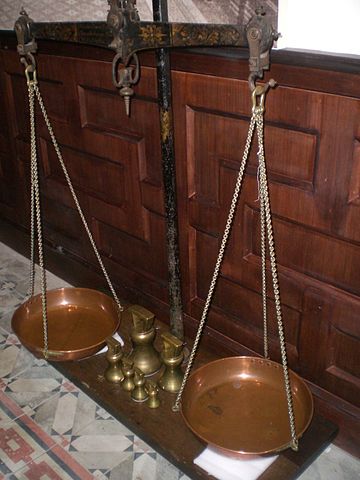 File:HK Museum of History Steelyard balance.JPG