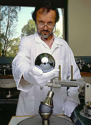 File:Silicon sphere for Avogadro project.jpg