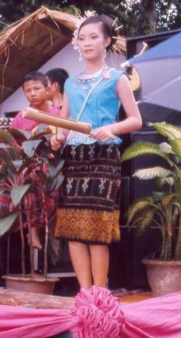 File:Isansarong.jpg