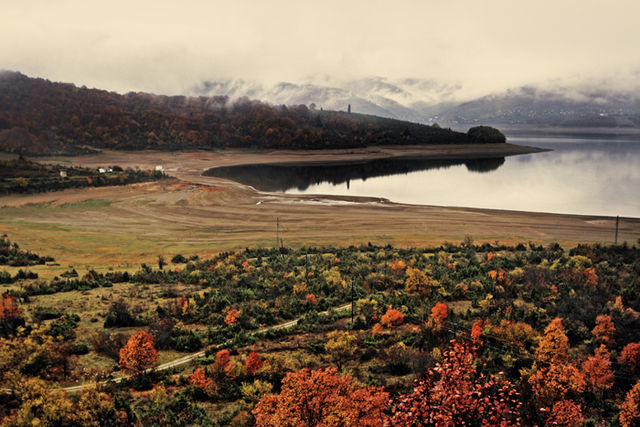File:Mavrovo-Lake-Autumn.jpg
