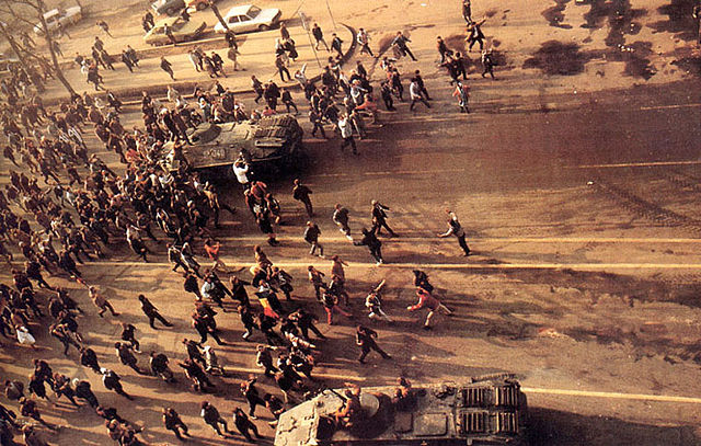 File:Romanian Revolution 1989 Demonstrators.jpg