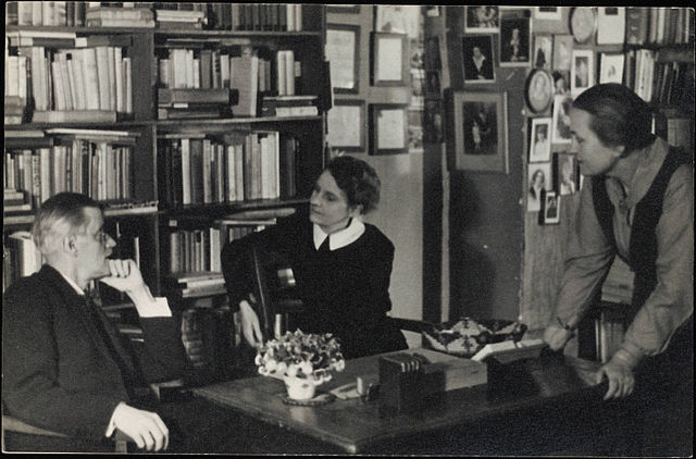 File:James Joyce with Sylvia Beach at Shakespeare & Co Paris 1920.jpg