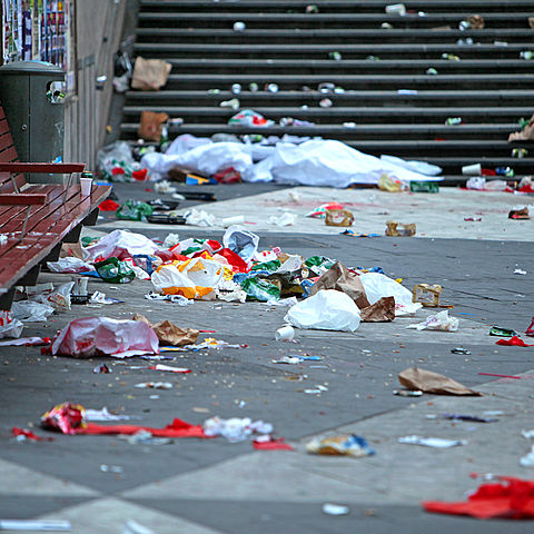 File:Littering in Stockholm.jpg