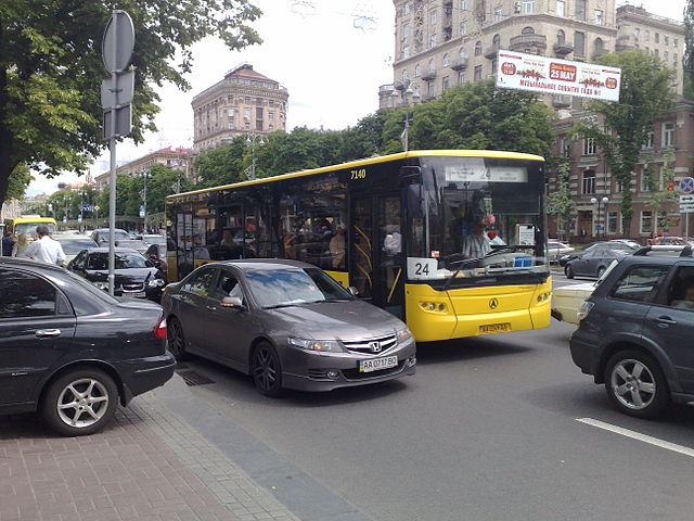 File:Laz A183 A24 Kyiv Khreshchatyk.jpg