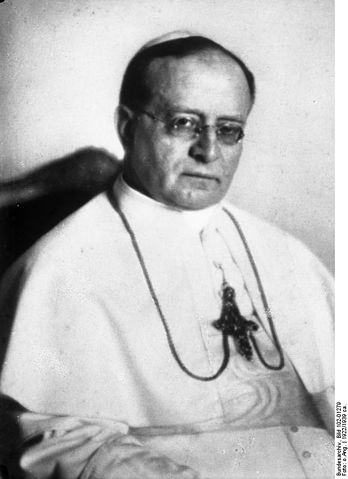 File:Bundesarchiv Bild 102-01279, Papst Pius XI..jpg