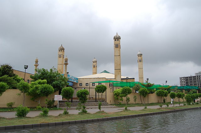 File:Mosque in DHA, Karachi.JPG