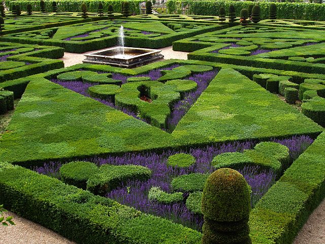 File:French Formal Garden in Loire Valley.jpg