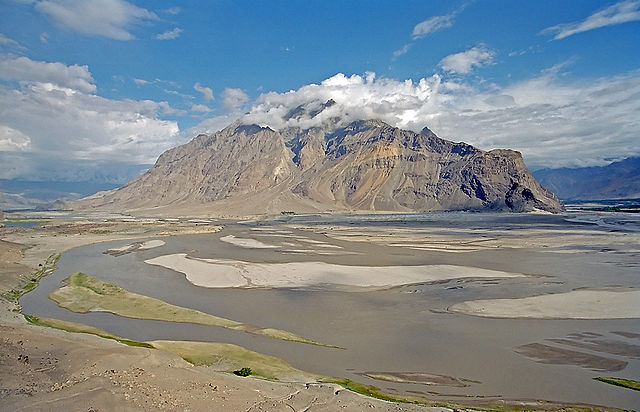 File:Indus near Skardu.jpg