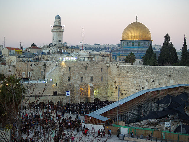 File:Temple Mount Western Wall on Shabbat by David Shankbone.jpg
