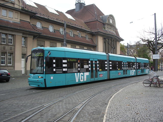 File:VGF S201 29.11.2005 Suedbahnhof.JPG