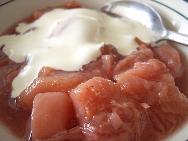 File:Stewed nectarines.JPG