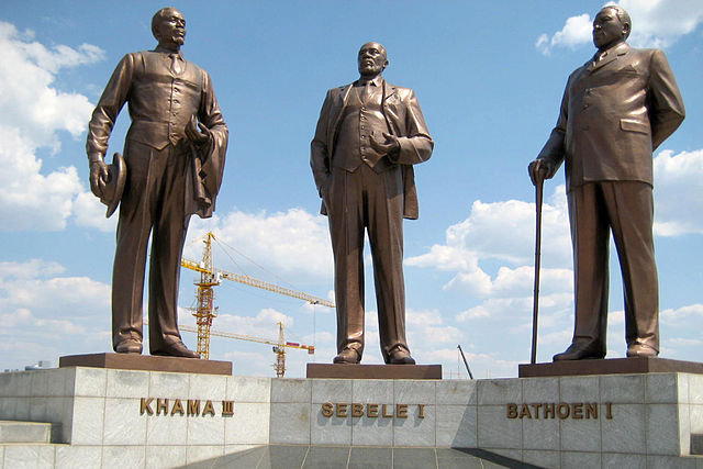 File:Three Dikgosi Monument - March 2010.jpg