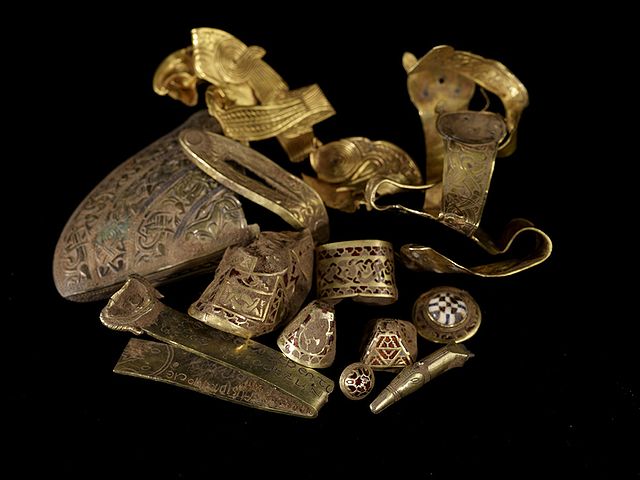File:Staffordshire hoard annotated.jpg