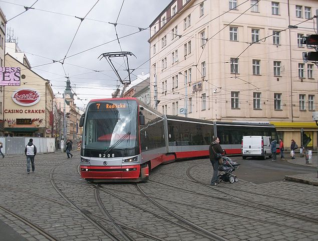 File:&Scaron;koda 15T n&deg;9208 on the line 7 in Prague.JPG