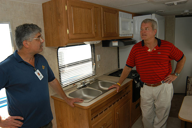 File:FEMA - 10935 - Photograph by Mark Wolfe taken on 09-16-2004 in Florida.jpg