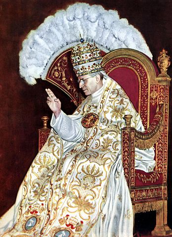 File:Papst Pius XII., Kr&ouml;nung 1939JS.jpg