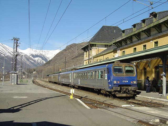 File:Latour-de-Carol station - 2004-02-02.jpg
