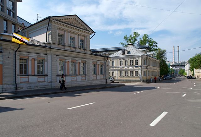 File:B Yakimanka 12,10 May 2010 01.JPG