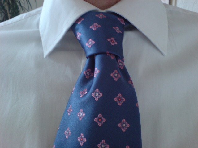 File:Necktie knot.jpg