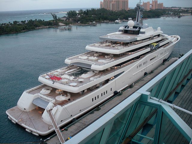 File:Eclipse docked in Nassau Jan 12, 2011.JPG