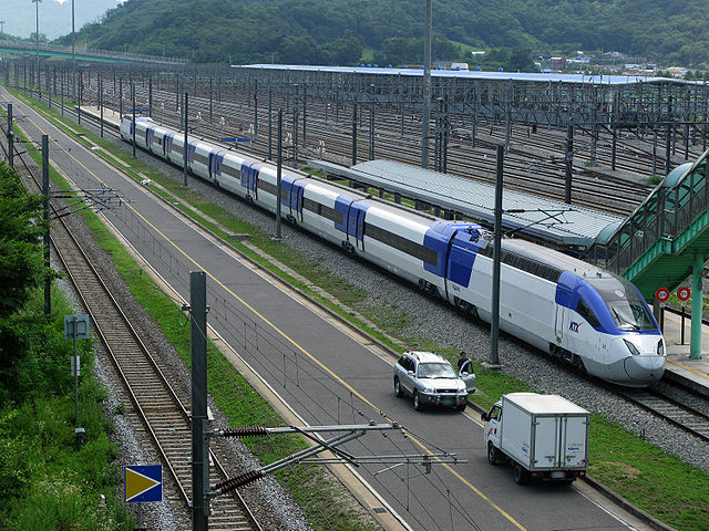 File:Korail KTX-2.jpg